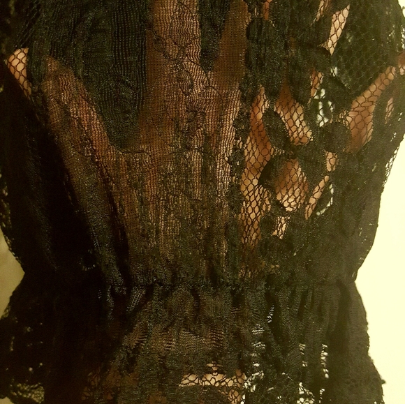Large Black lace sheer top with gathered waist - Picture 3 of 3